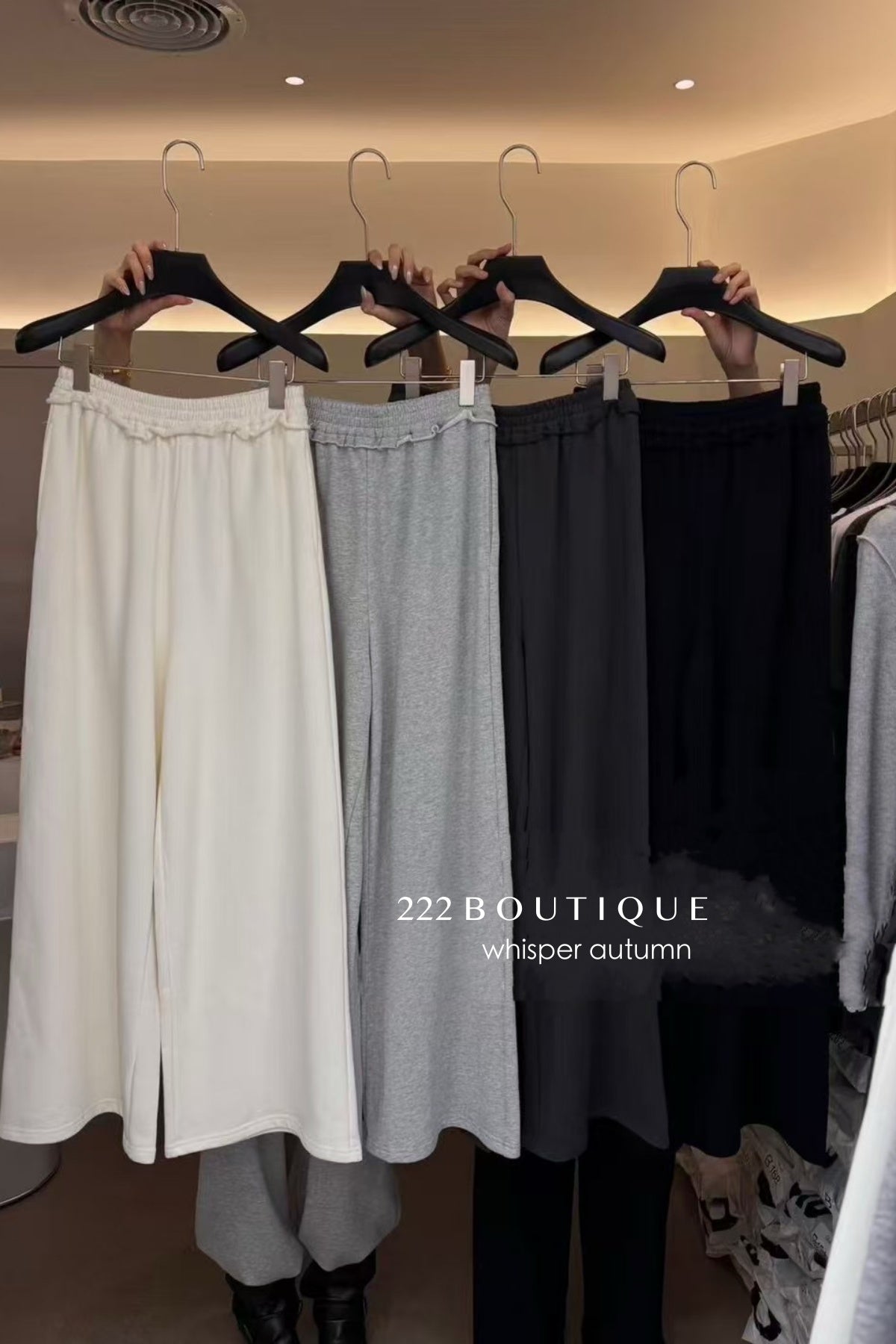 17q33 Cotton trousers with ruffled waist