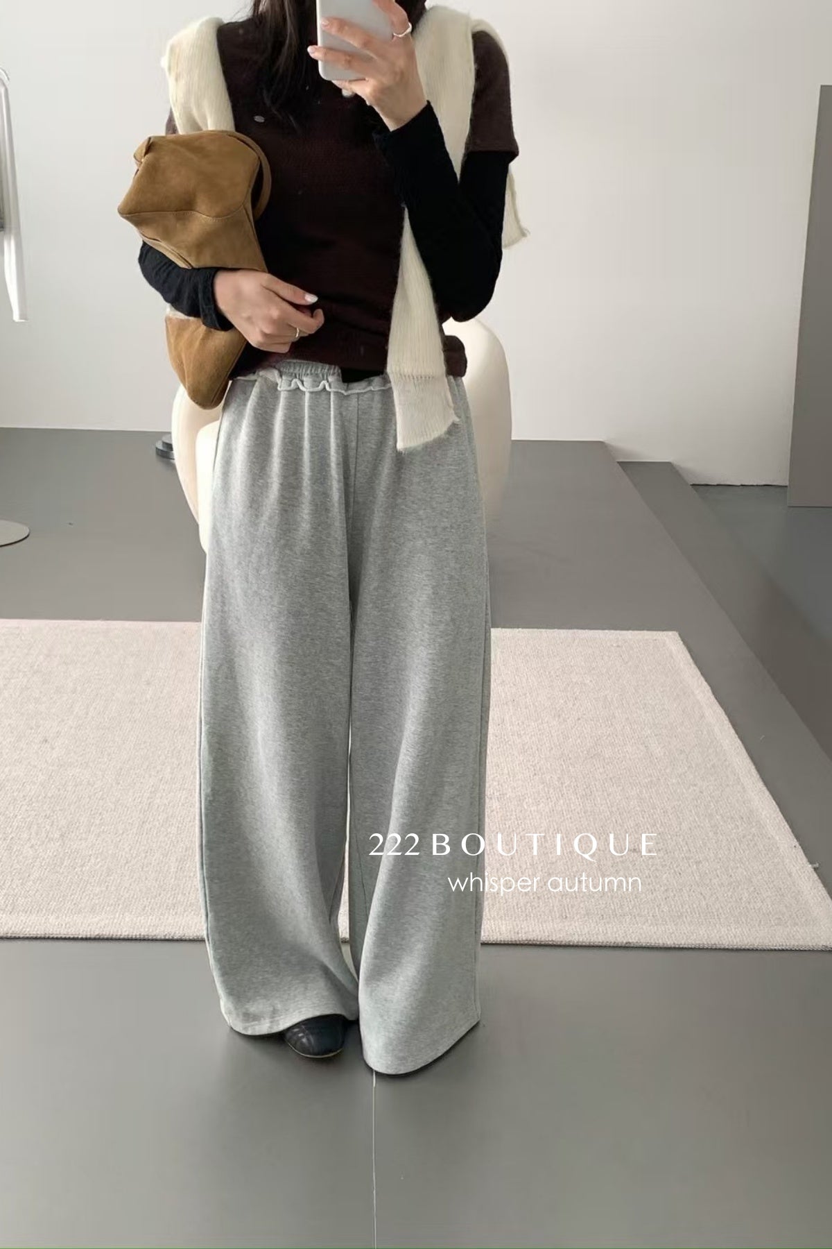 17q33 Cotton trousers with ruffled waist