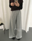 17q33 Cotton trousers with ruffled waist