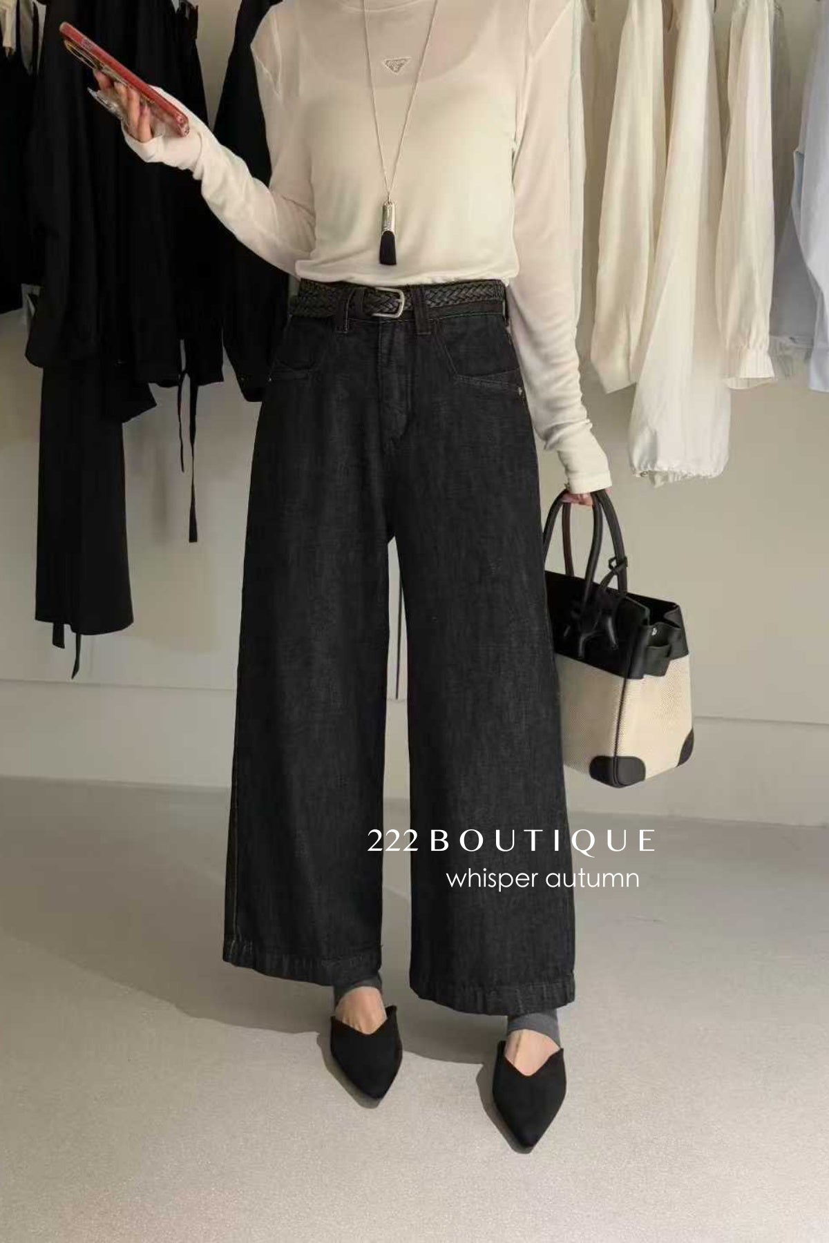 17q42 Black-washed straight-leg jeans