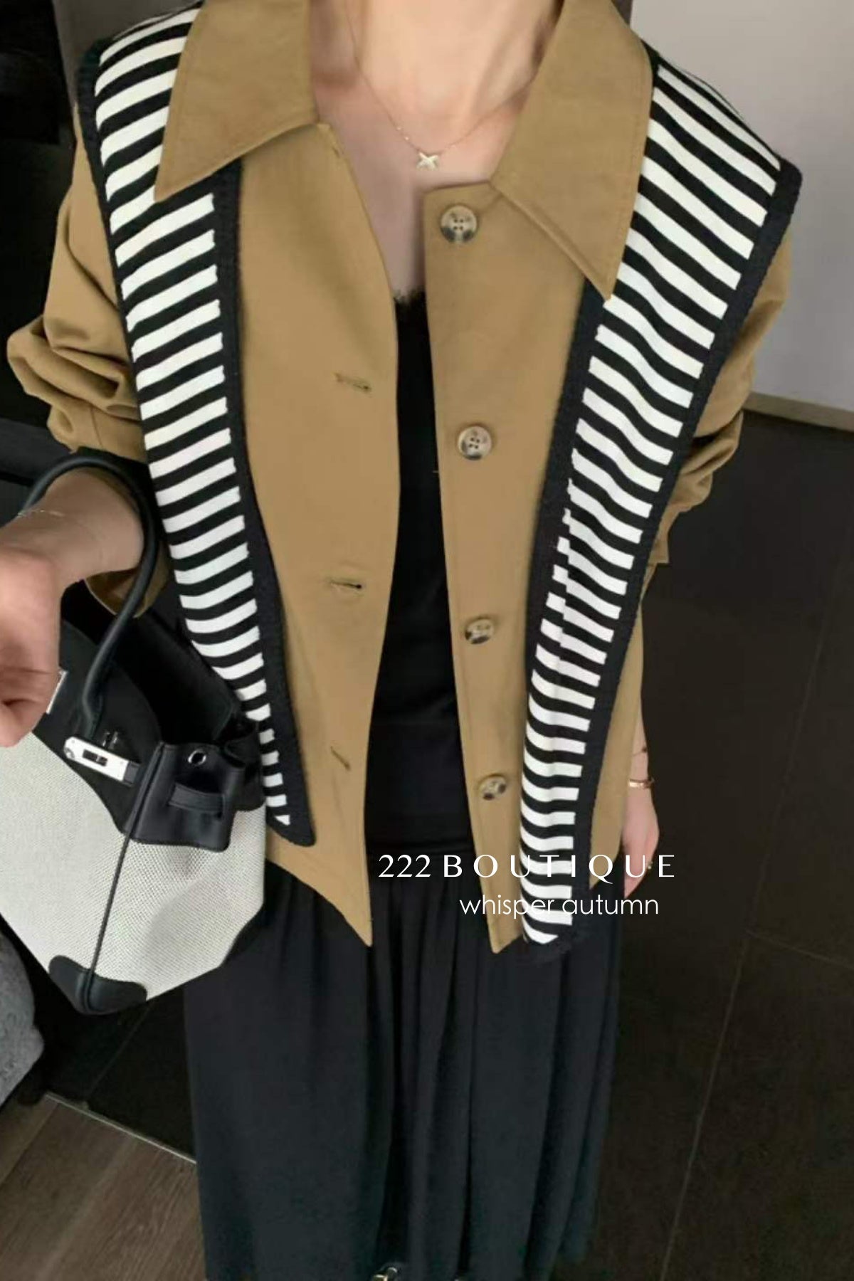 17a63 Suede trench-style jacket with classic collar and scarf