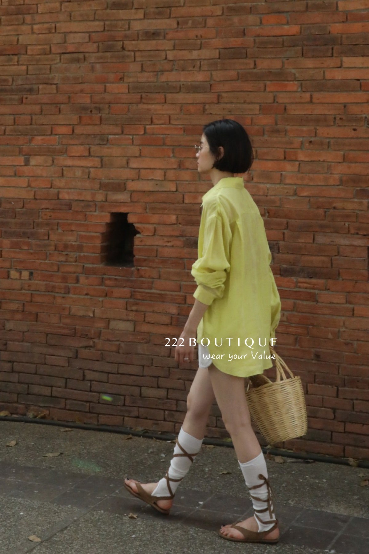 13a20 Basic button-down shirt