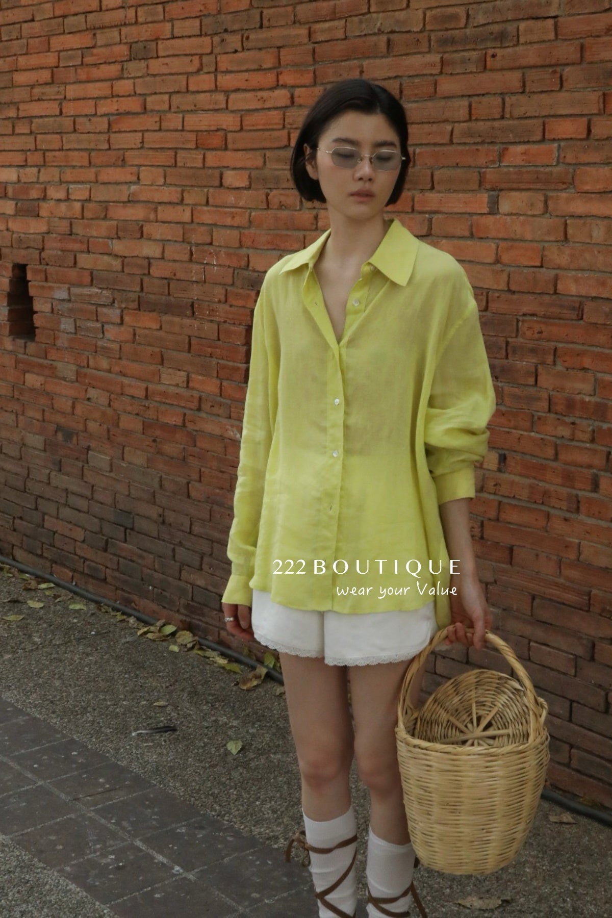 13a20 Basic button-down shirt