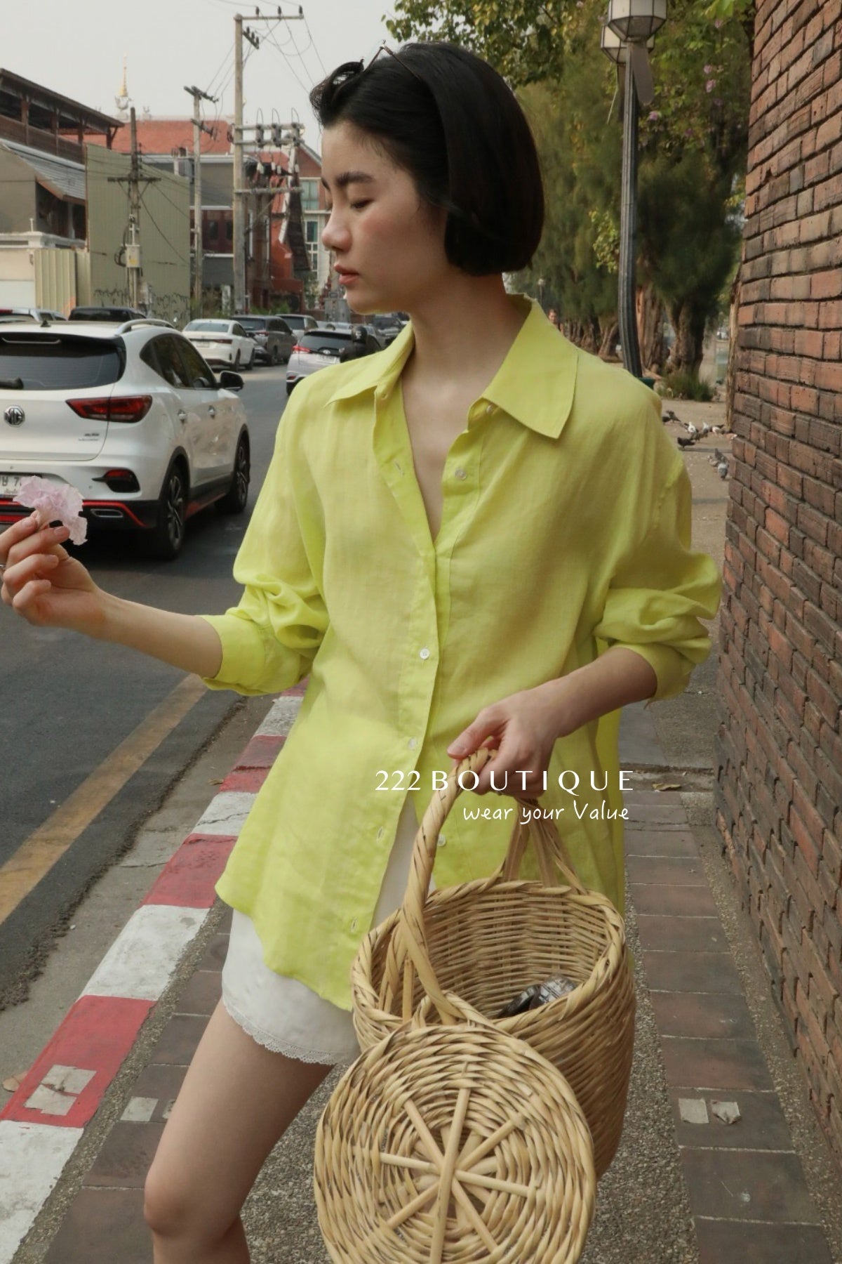 13a20 Basic button-down shirt