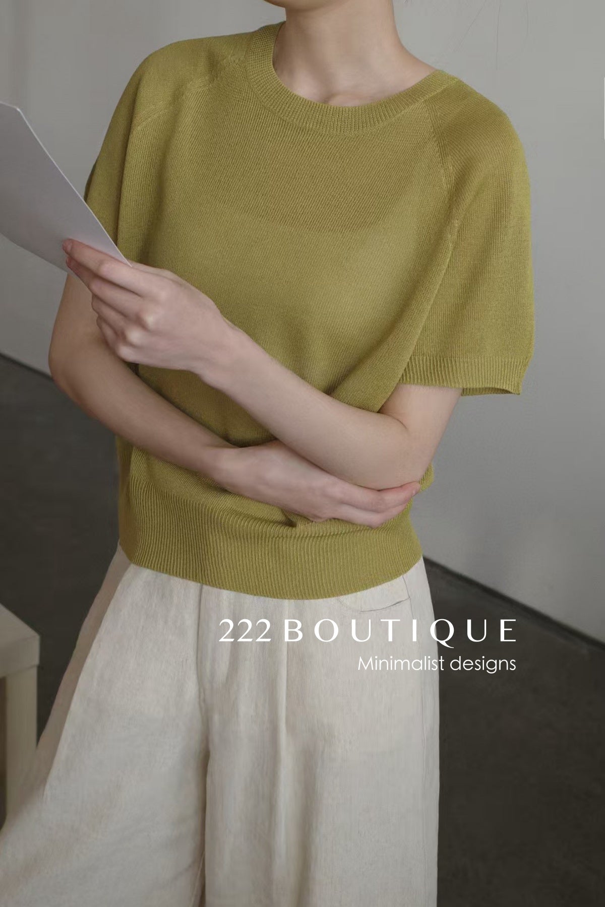 12q74 Short-sleeve knit top