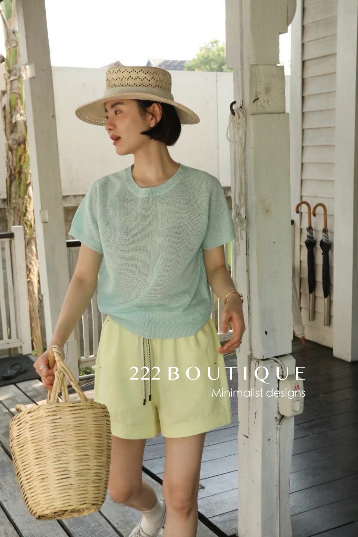 12q74 Short-sleeve knit top