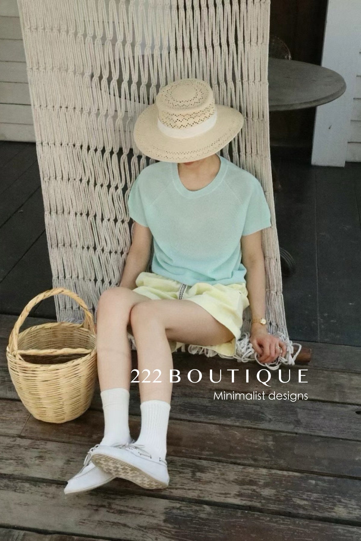 12q74 Short-sleeve knit top