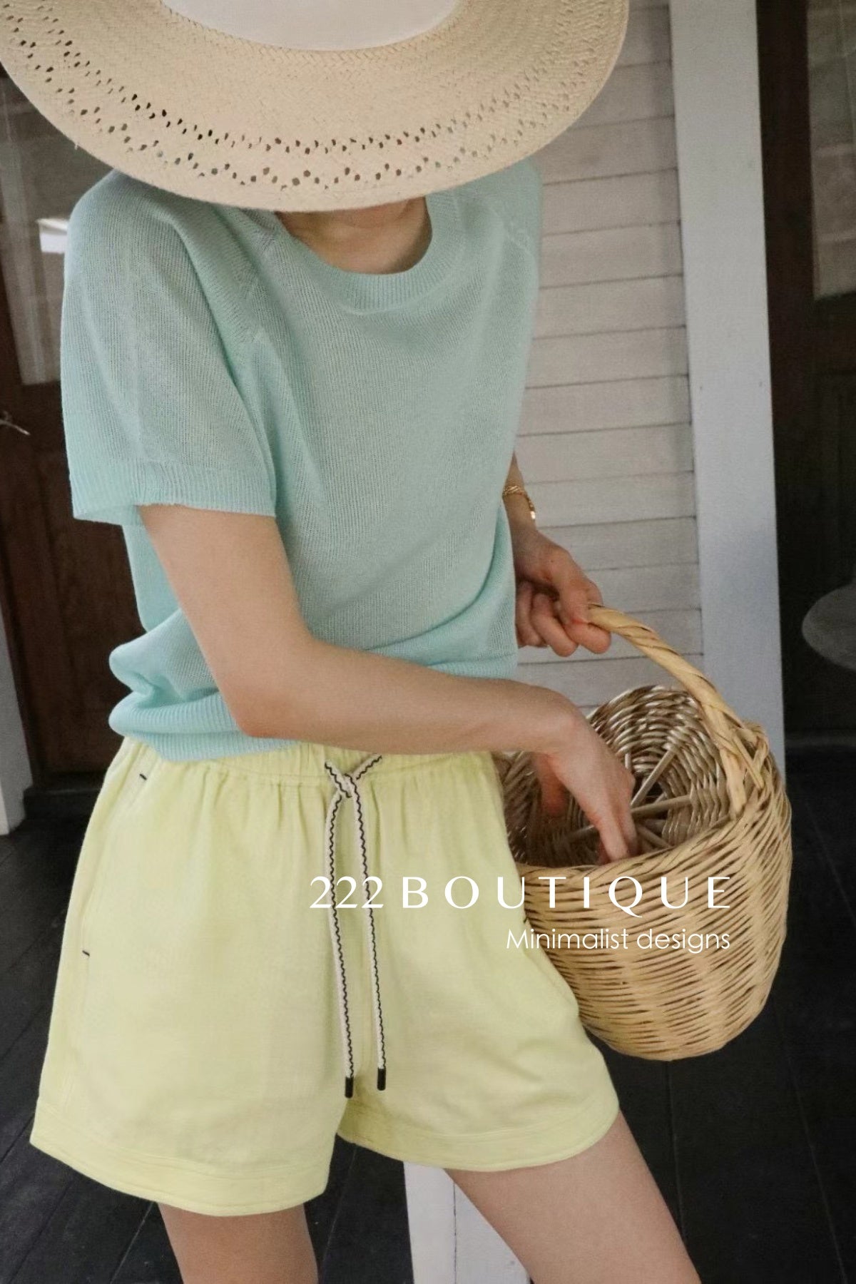 12q74 Short-sleeve knit top