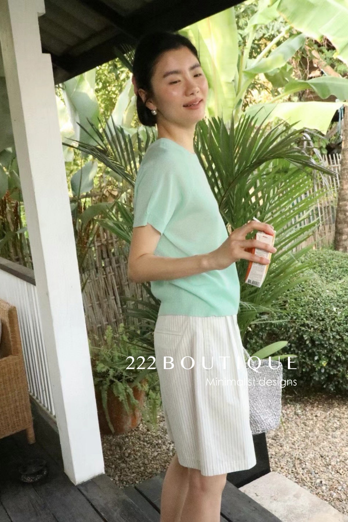 12q74 Short-sleeve knit top