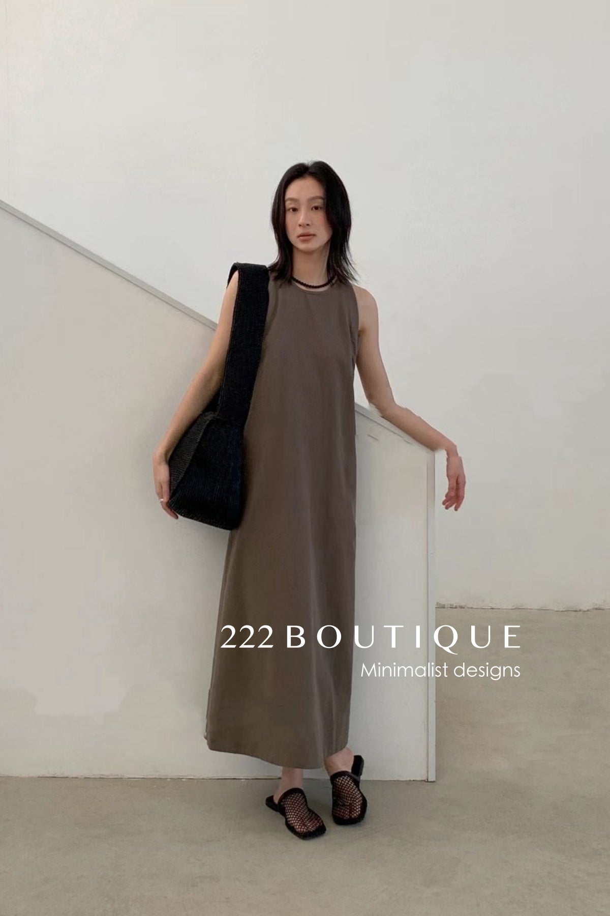 12v149 Sleeveless Flowy Dress – Refined Simplicity