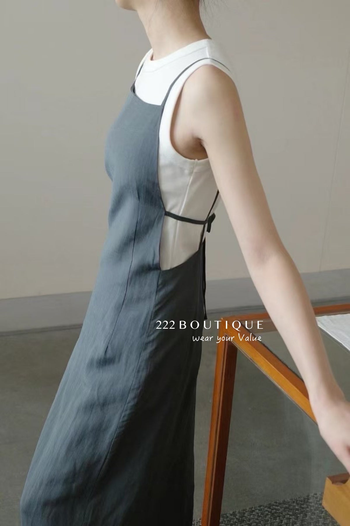13V29 Pinafore dress