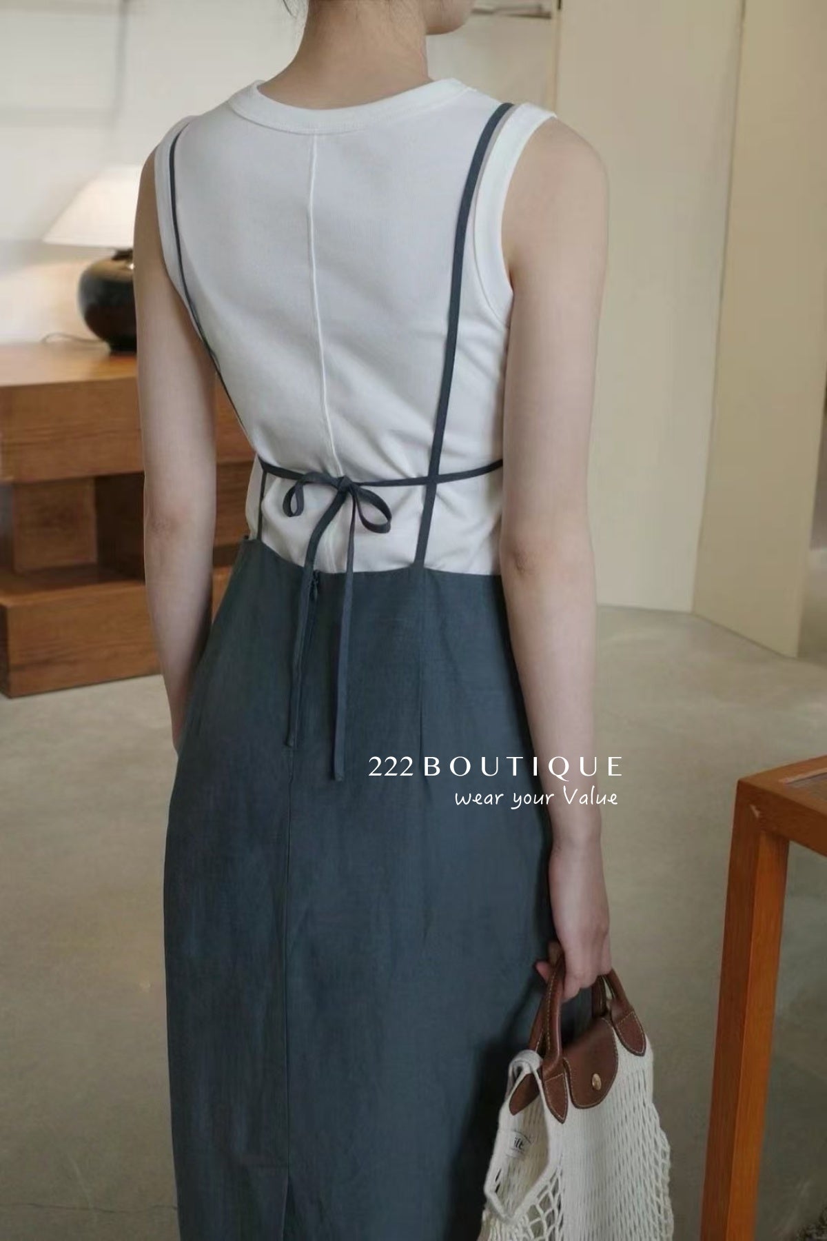 13V29 Pinafore dress