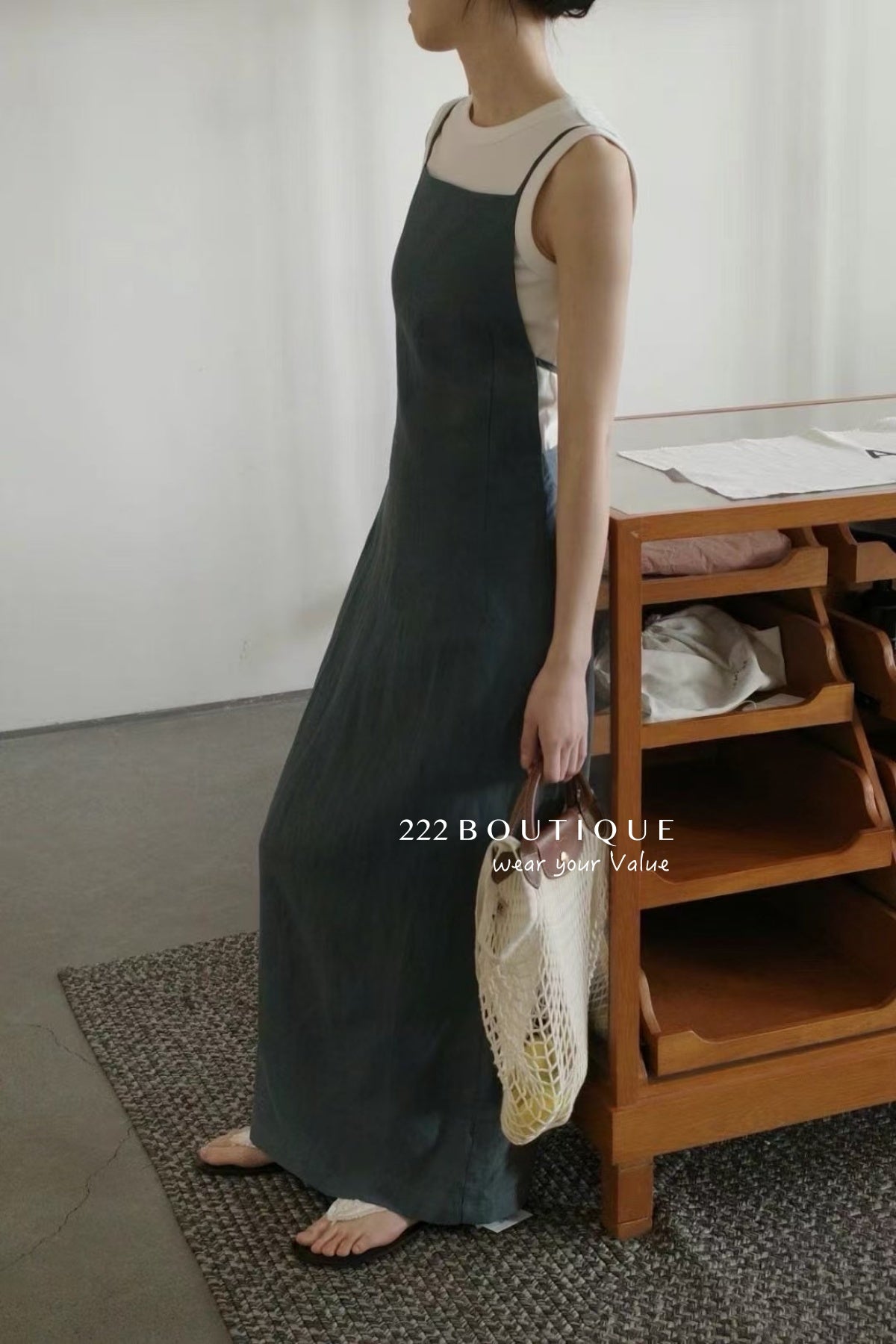 13V29 Pinafore dress