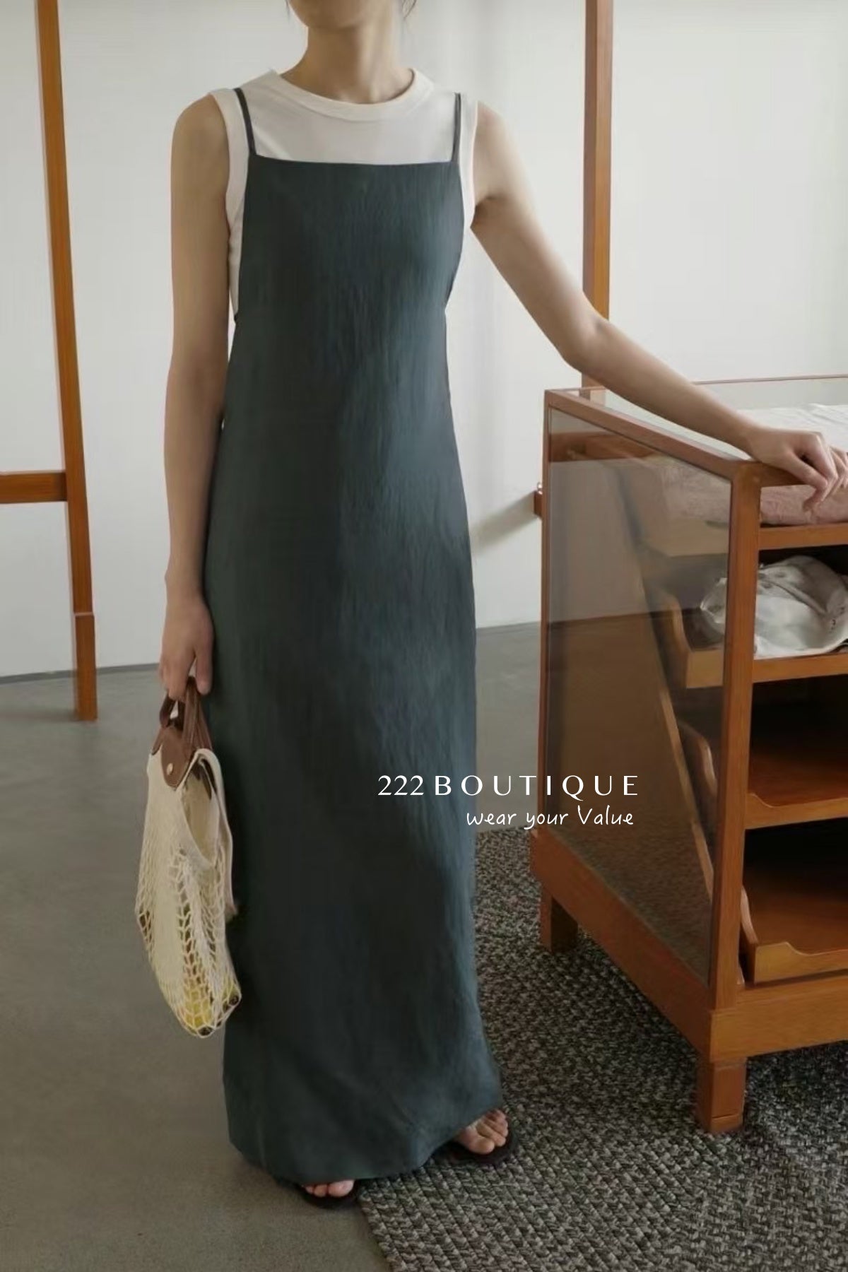 13V29 Pinafore dress
