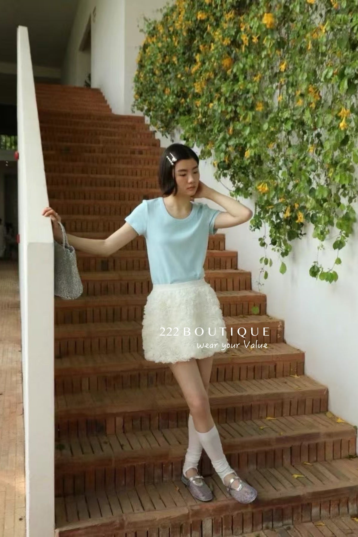 13V28 Floral ruched mini skirt