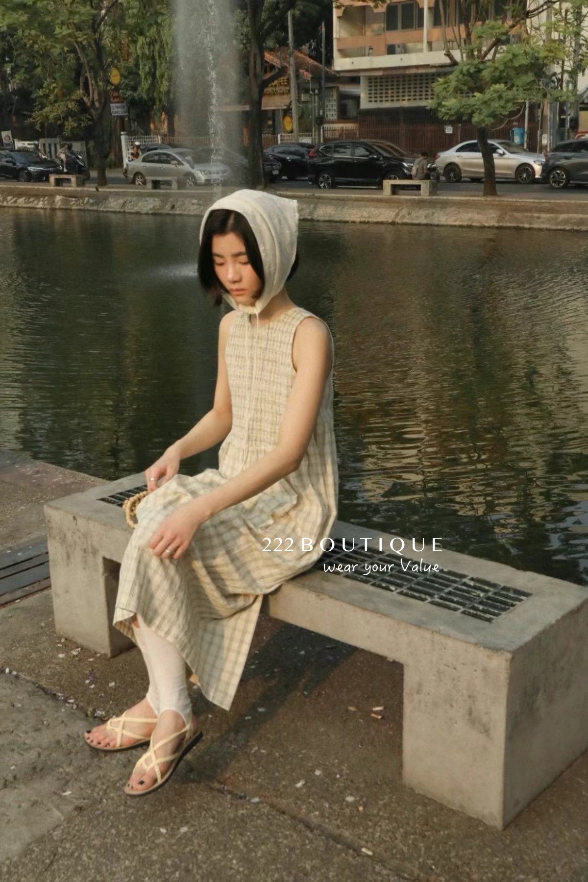 13V33 Sleeveless striped dress