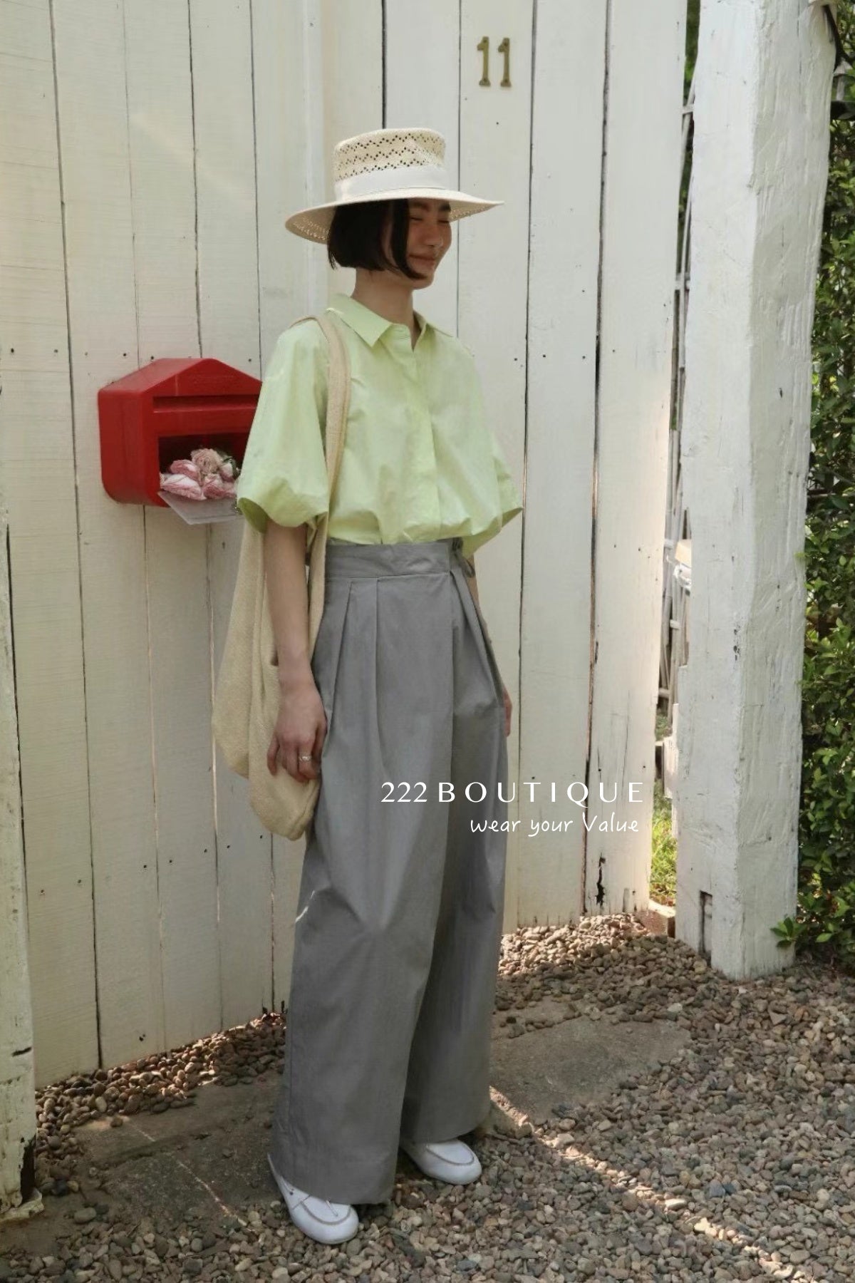 13q25 Long wide-leg pants with front overlay