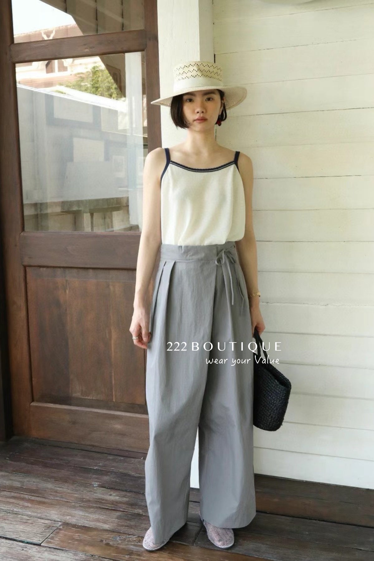 13q25 Long wide-leg pants with front overlay