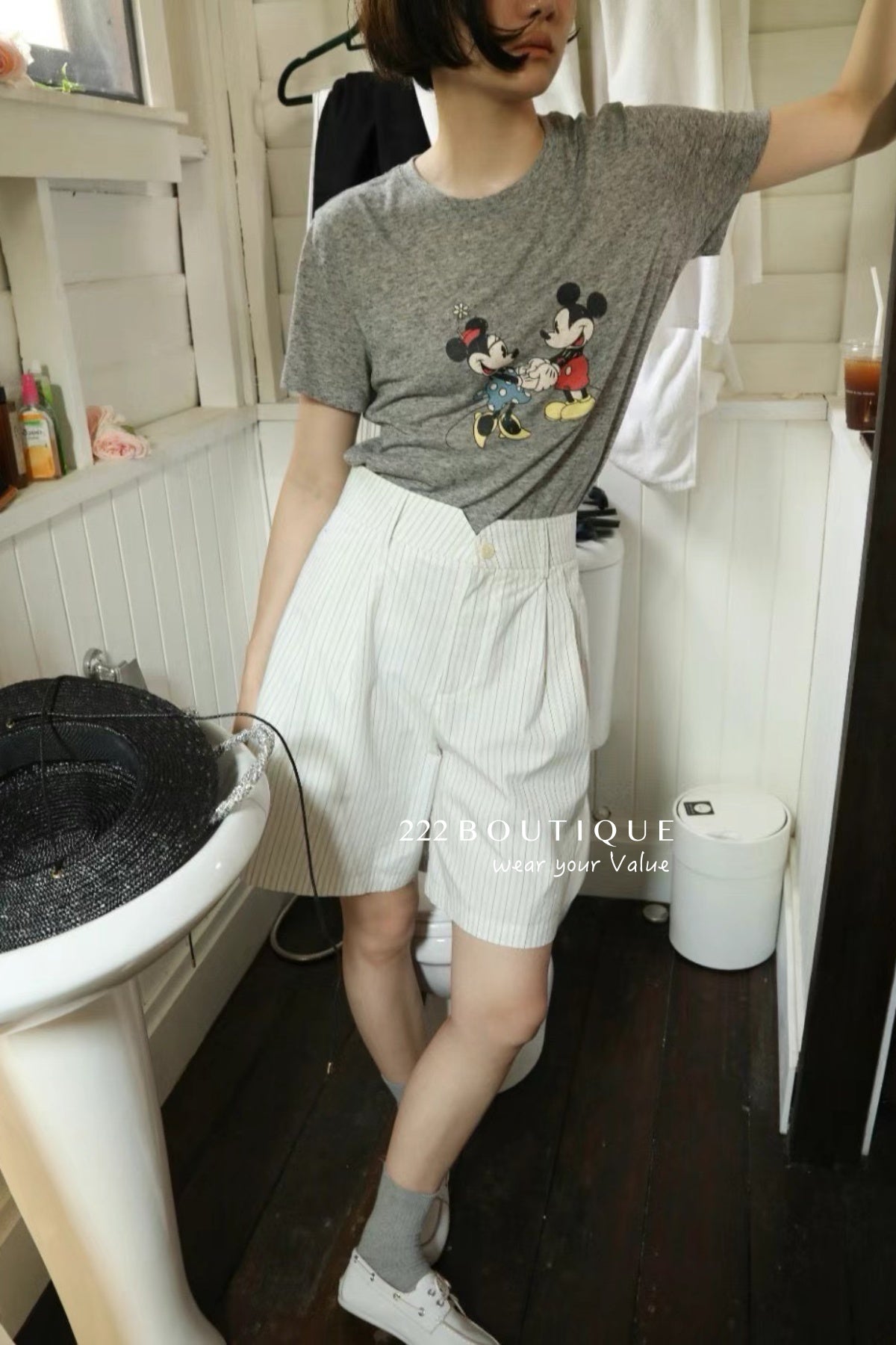 13a64 Graphic tee featuring Mickey Mouse