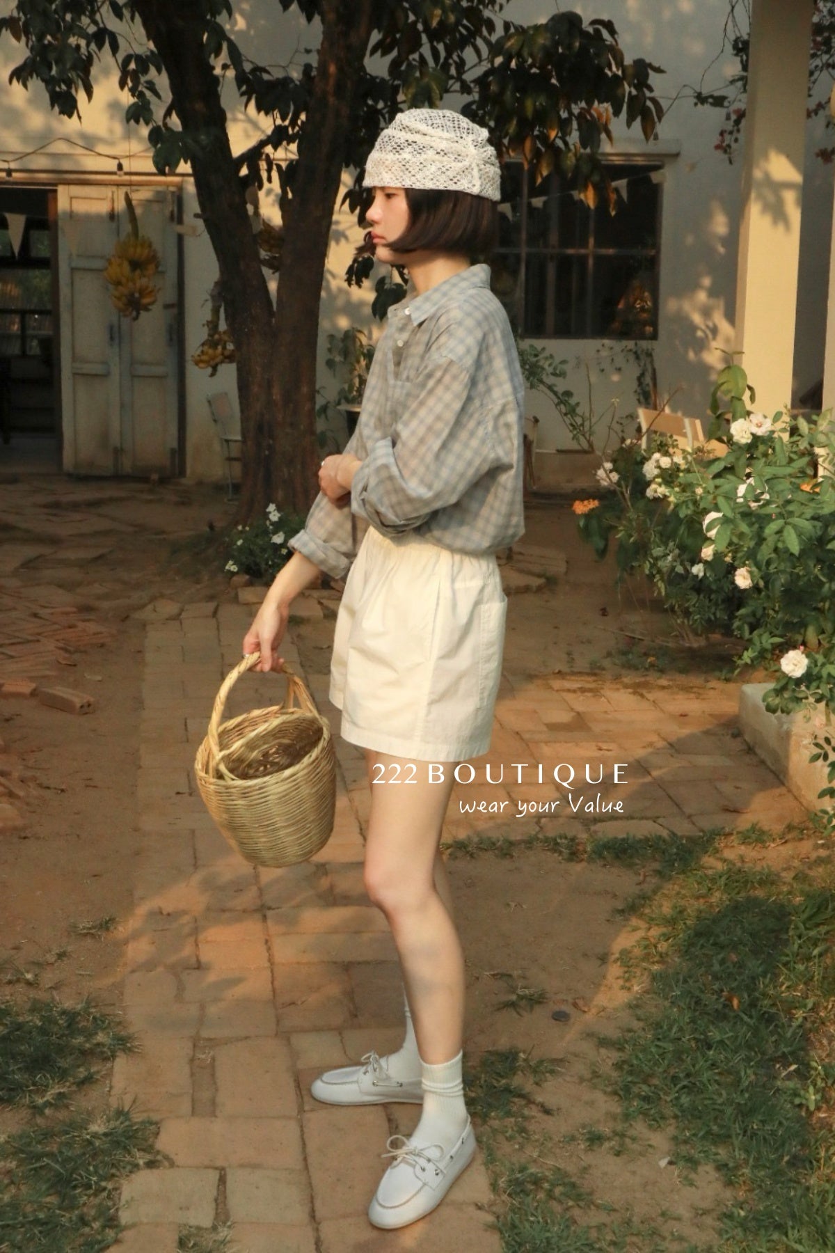 13a65 Summer-ready striped button-down shirt