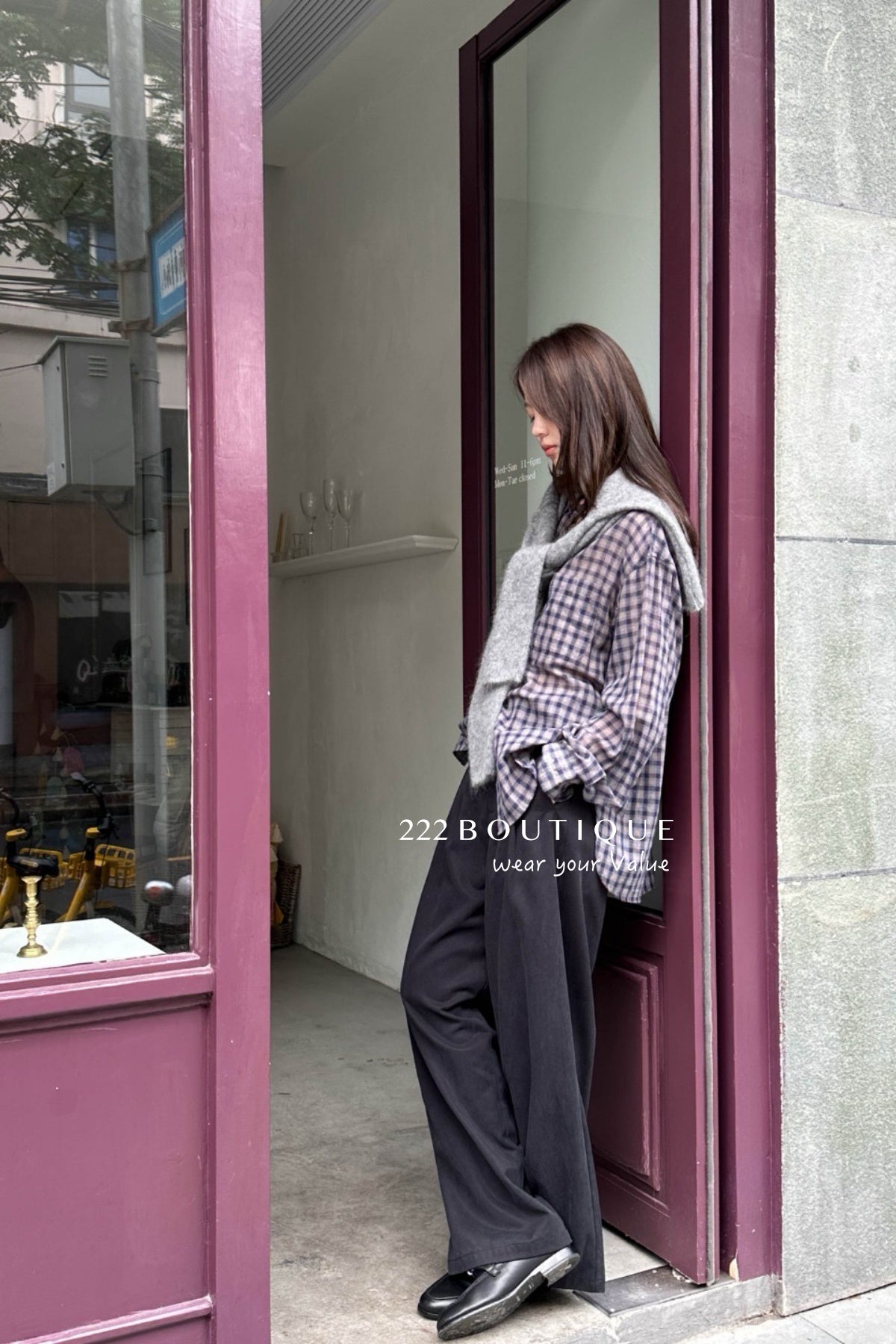13a65 Summer-ready striped button-down shirt