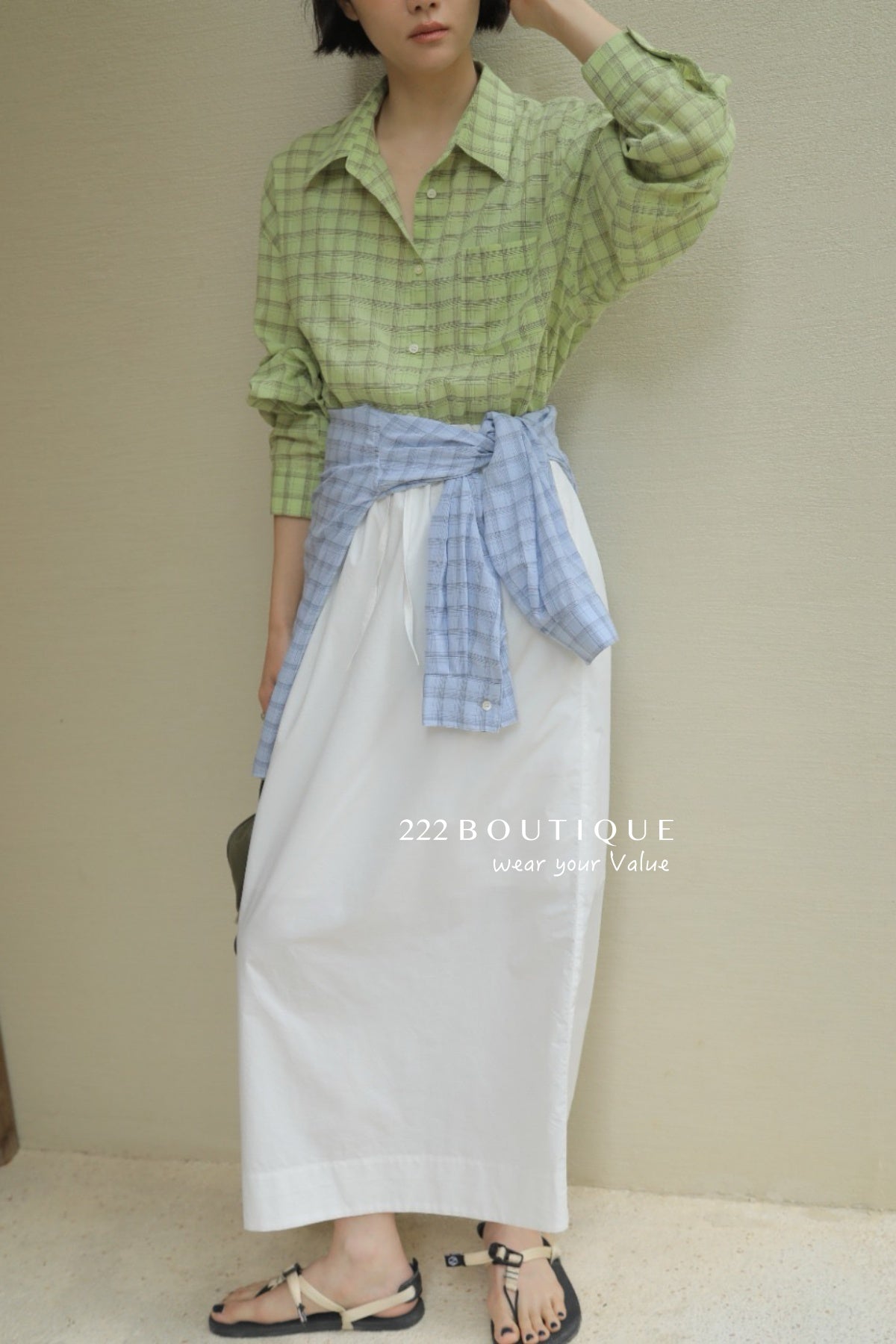 13a65 Summer-ready striped button-down shirt