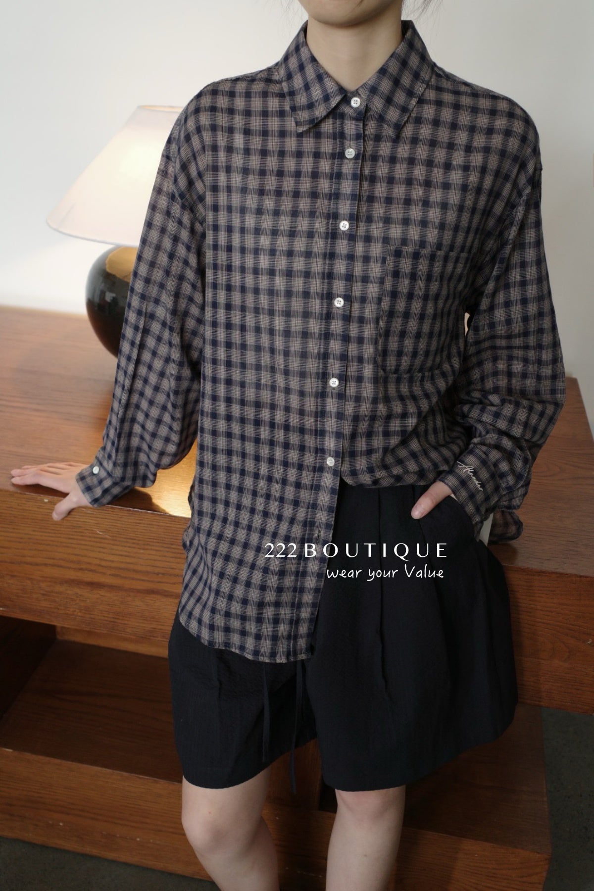 13a65 Summer-ready striped button-down shirt
