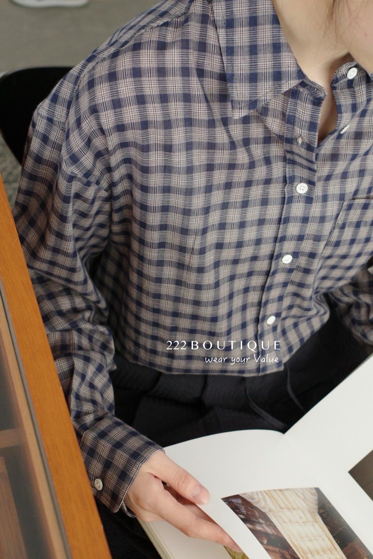 13a65 Summer-ready striped button-down shirt