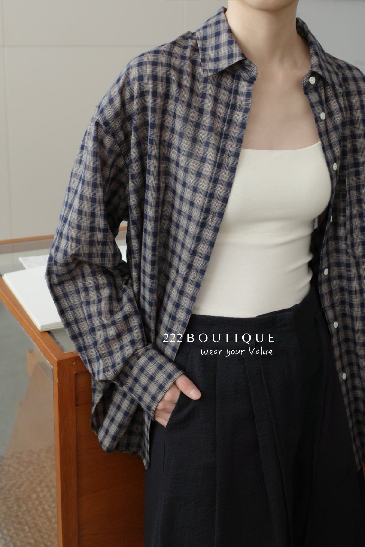13a65 Summer-ready striped button-down shirt