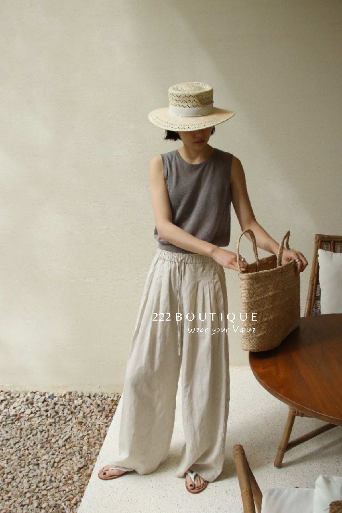 13q28 Lightweight straight-leg pants for summer