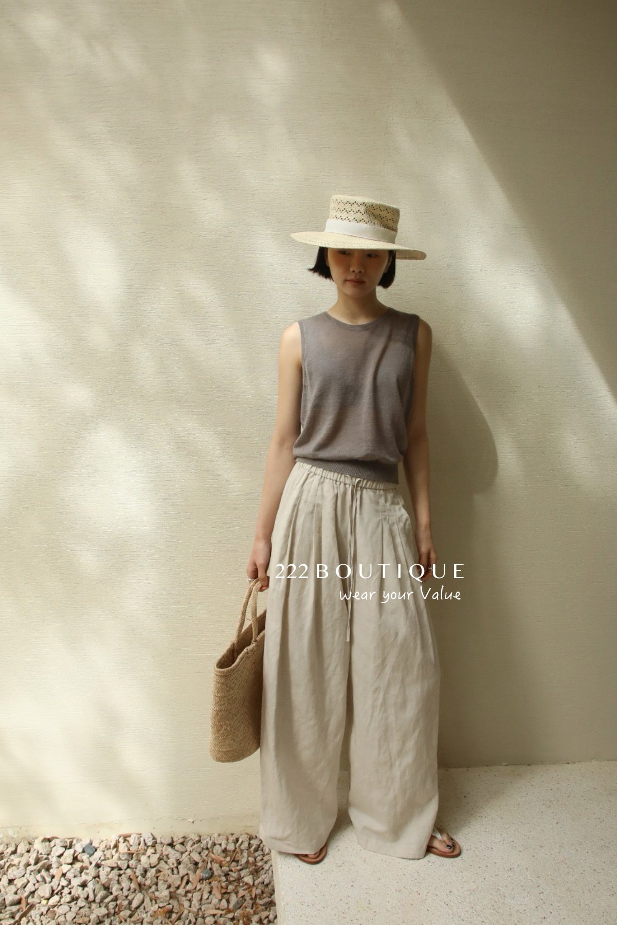 13q28 Lightweight straight-leg pants for summer