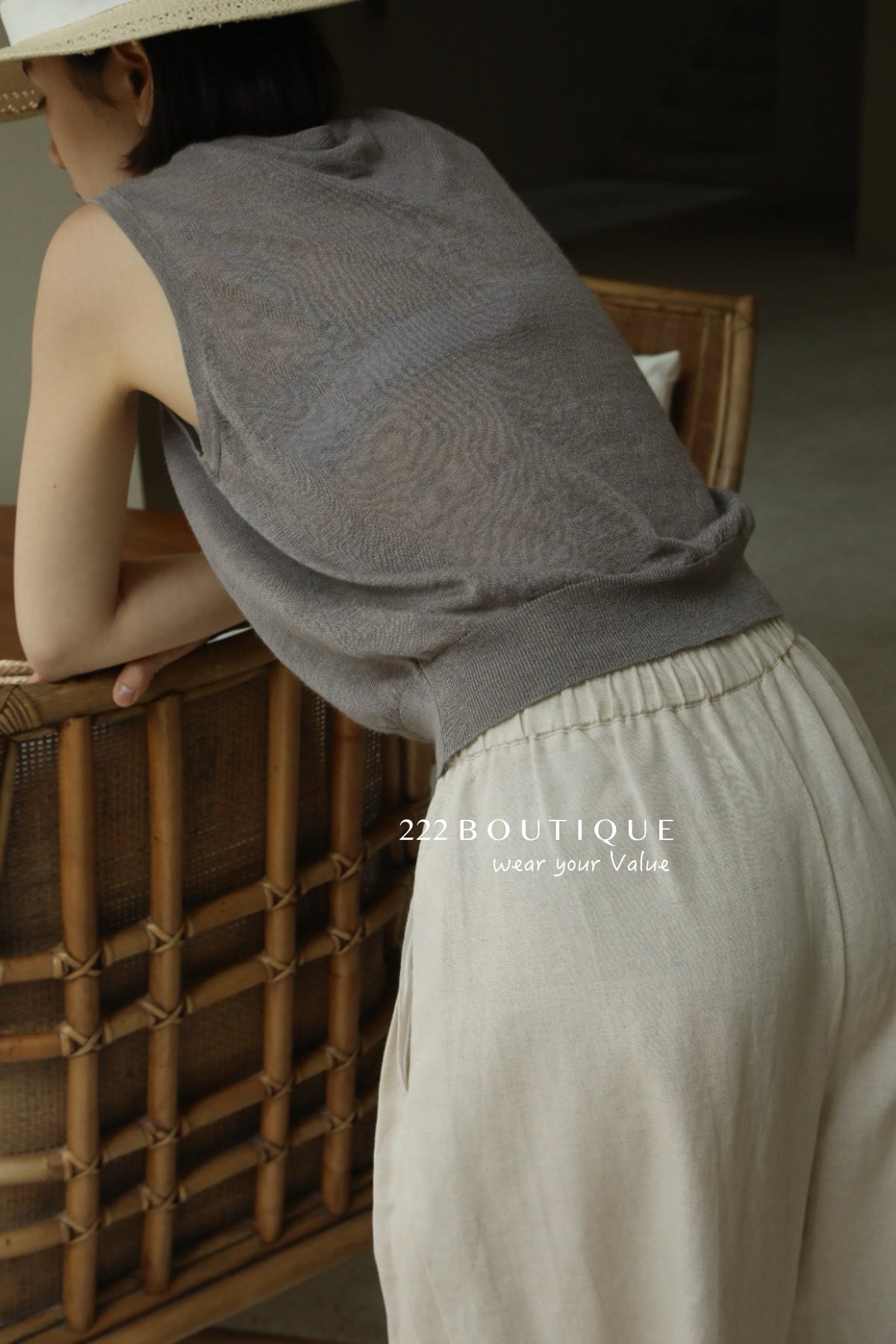 13q28 Lightweight straight-leg pants for summer