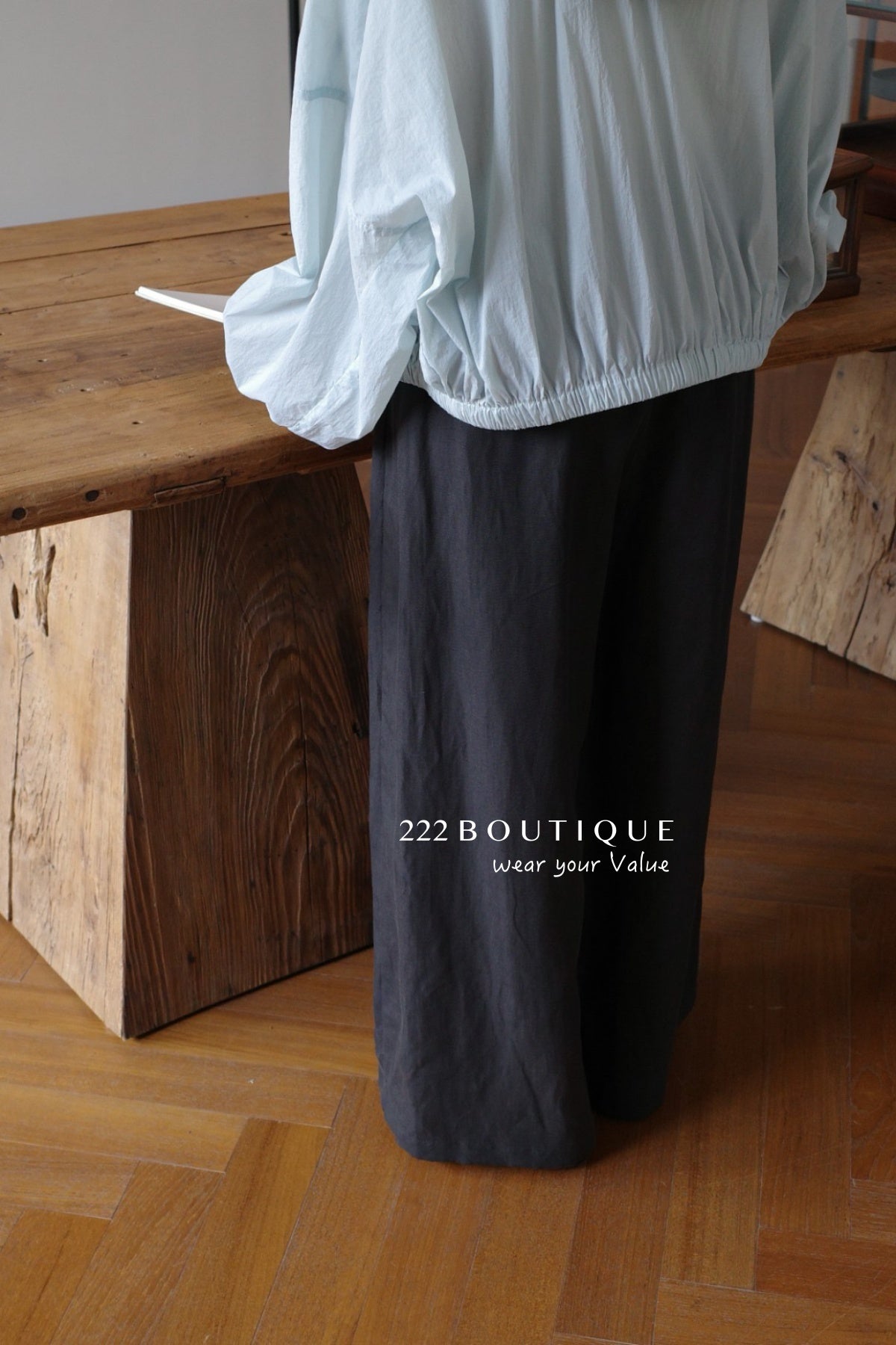 13q28 Lightweight straight-leg pants for summer