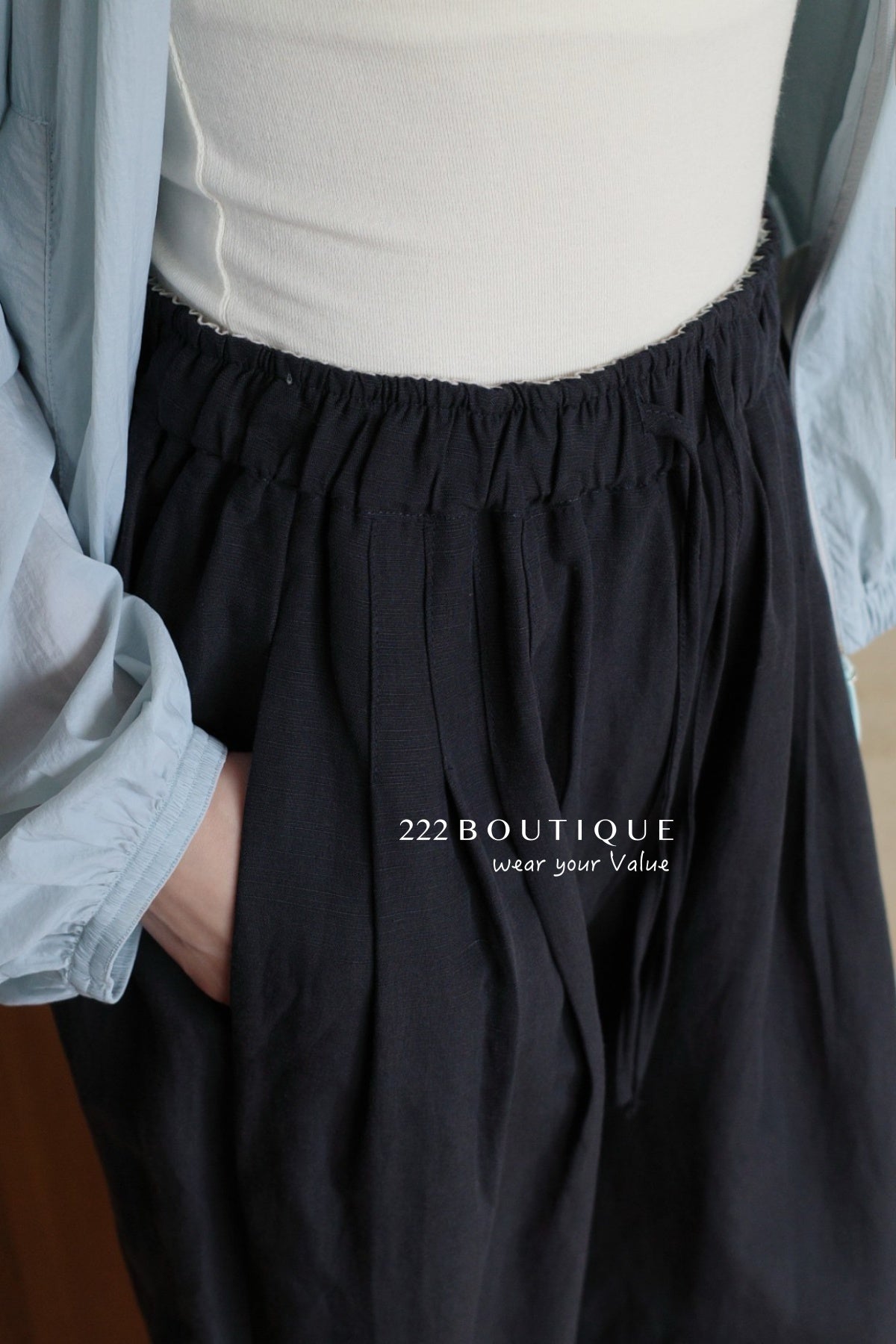 13q28 Lightweight straight-leg pants for summer