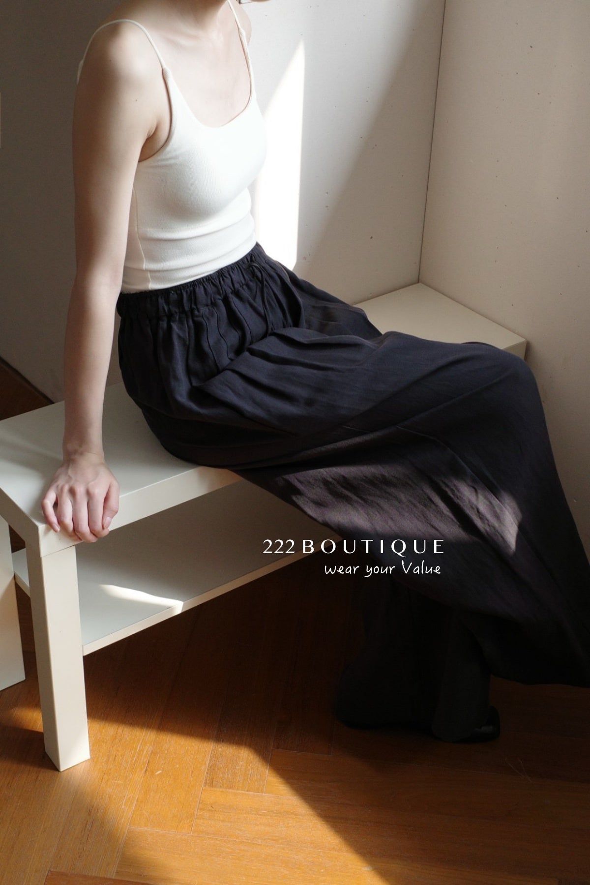 13q28 Lightweight straight-leg pants for summer