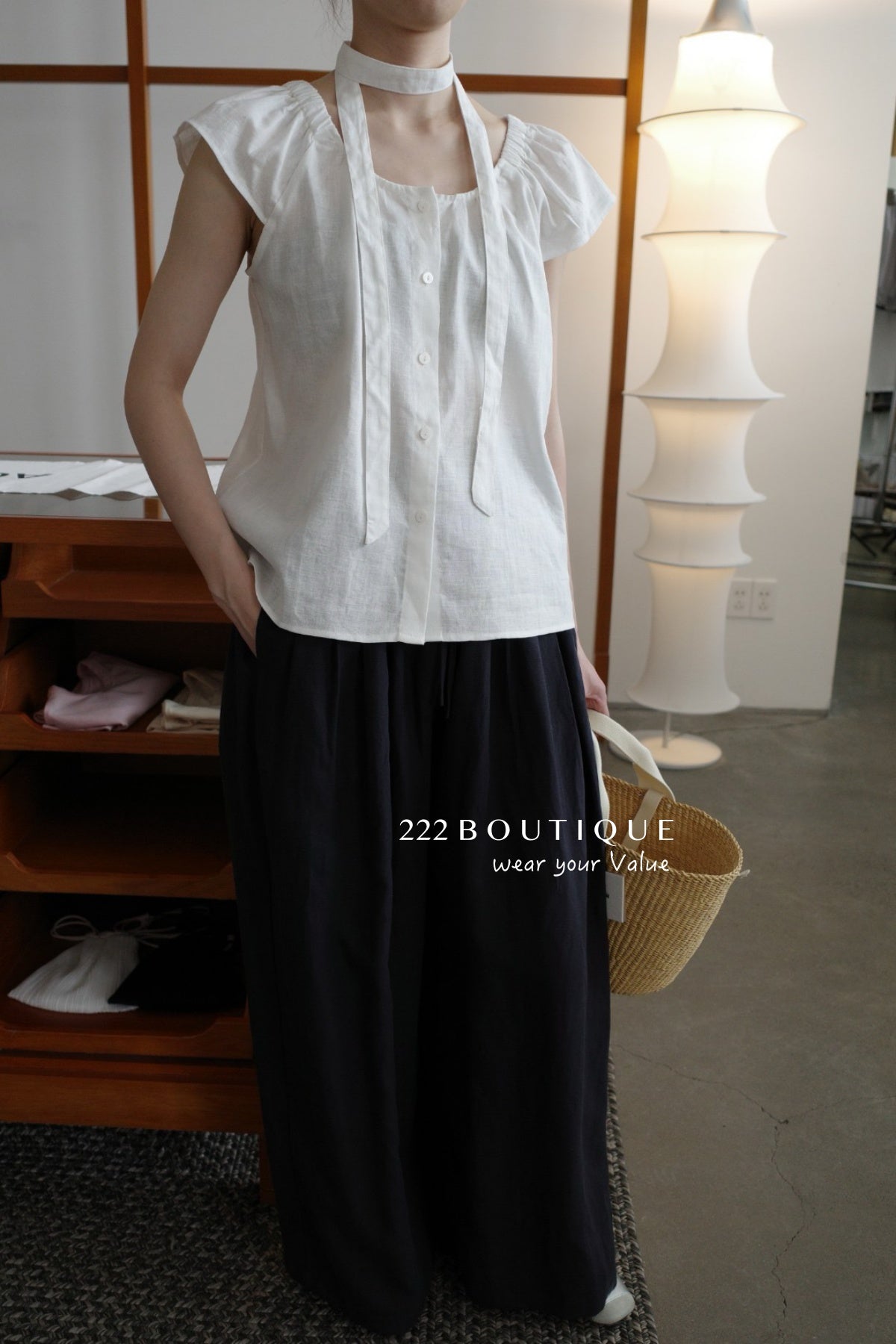 13q28 Lightweight straight-leg pants for summer