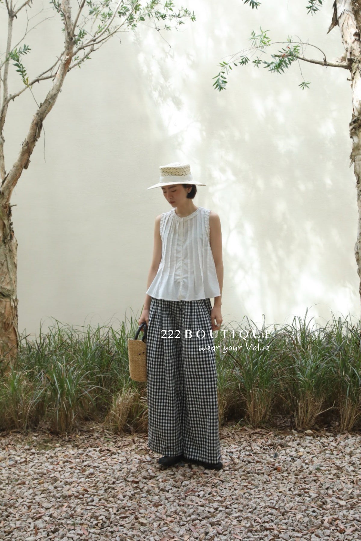 13q28 Lightweight straight-leg pants for summer