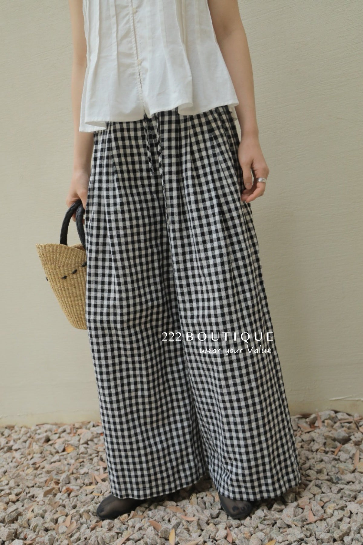 13q28 Lightweight straight-leg pants for summer