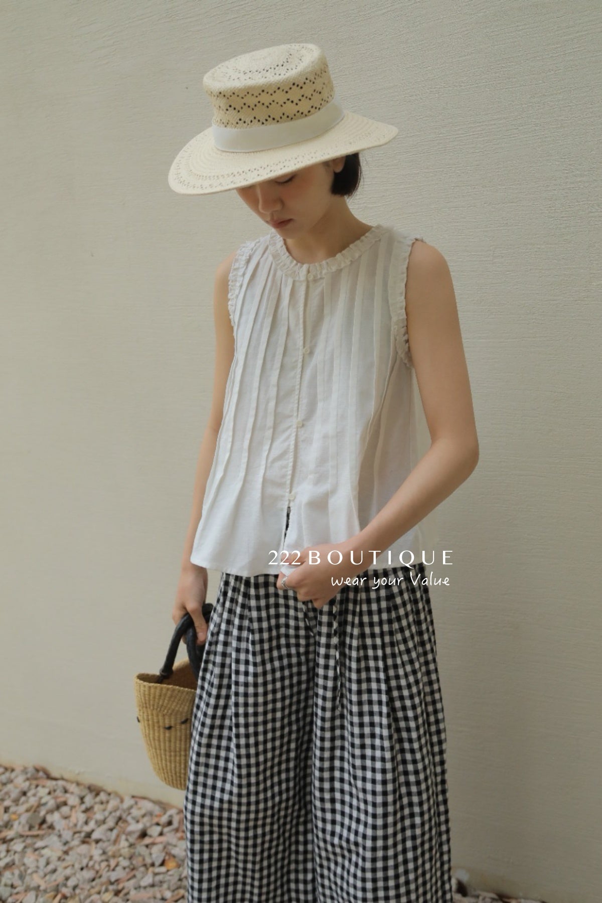 13q28 Lightweight straight-leg pants for summer