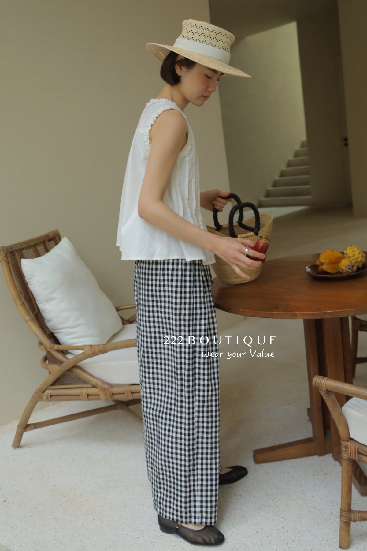 13q28 Lightweight straight-leg pants for summer