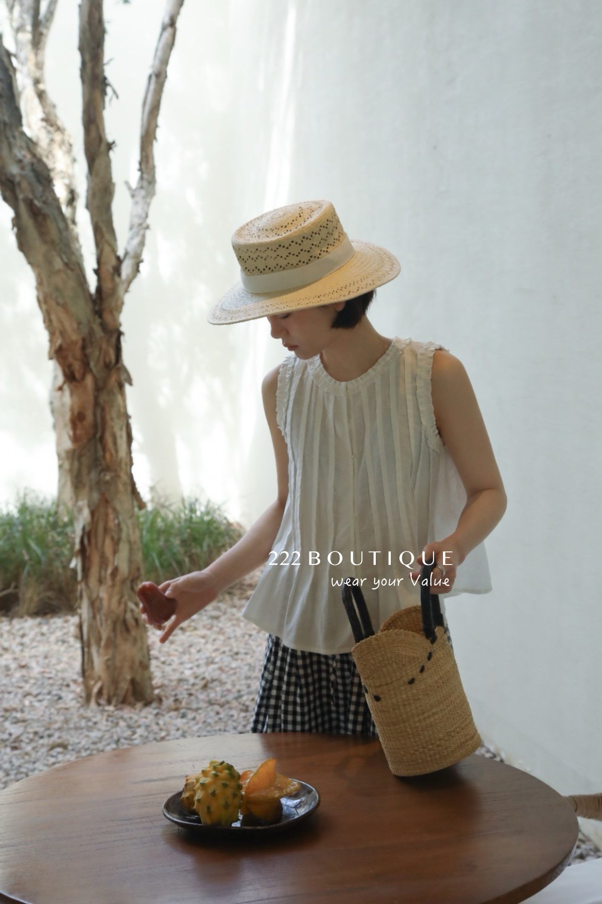 13q28 Lightweight straight-leg pants for summer