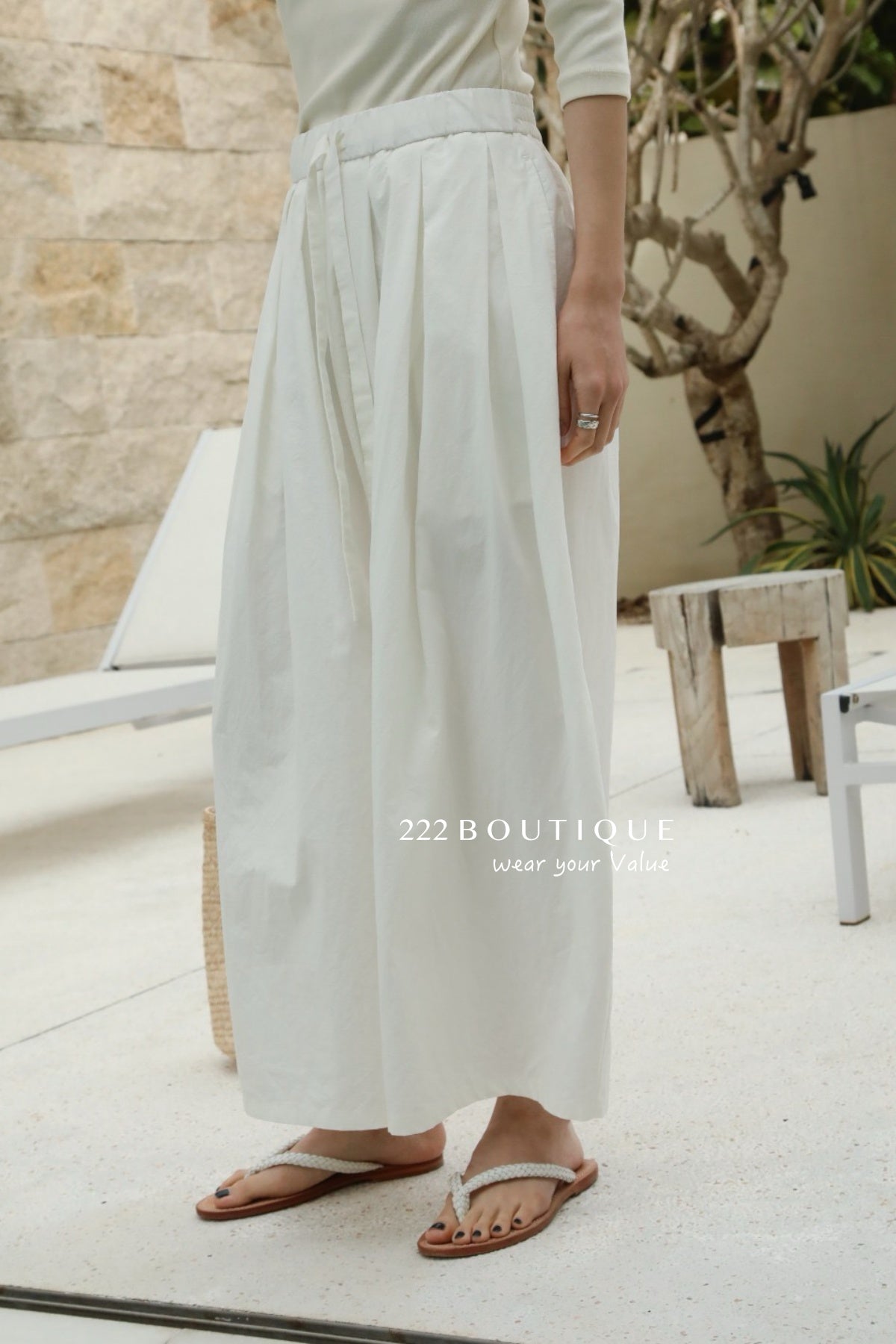 13q30 Straight-leg summer trousers – minimalist and breathable
