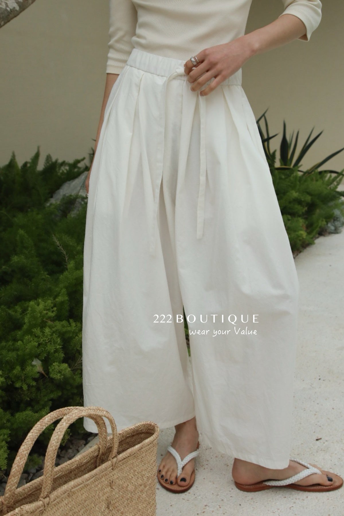 13q30 Straight-leg summer trousers – minimalist and breathable