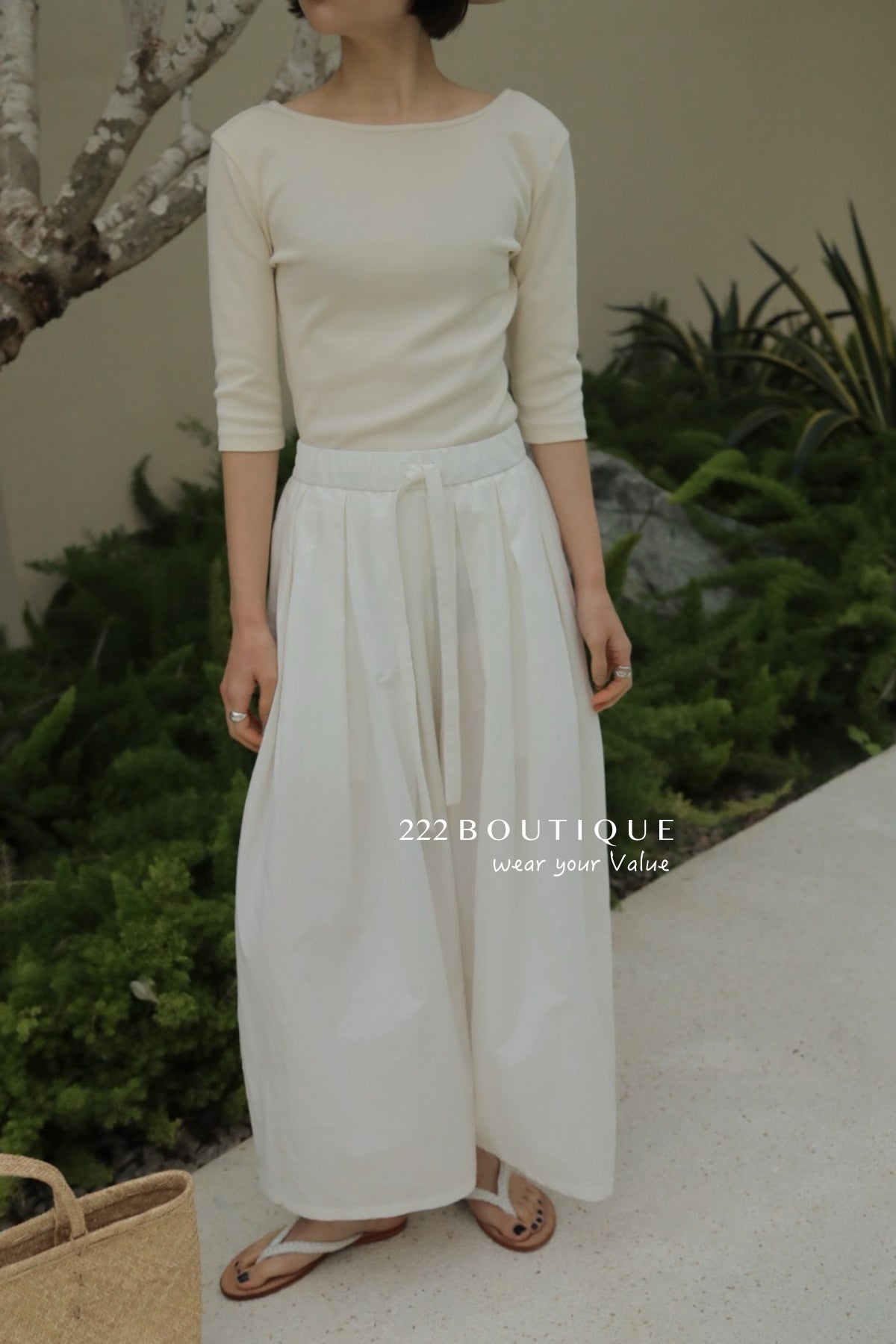 13q30 Straight-leg summer trousers – minimalist and breathable
