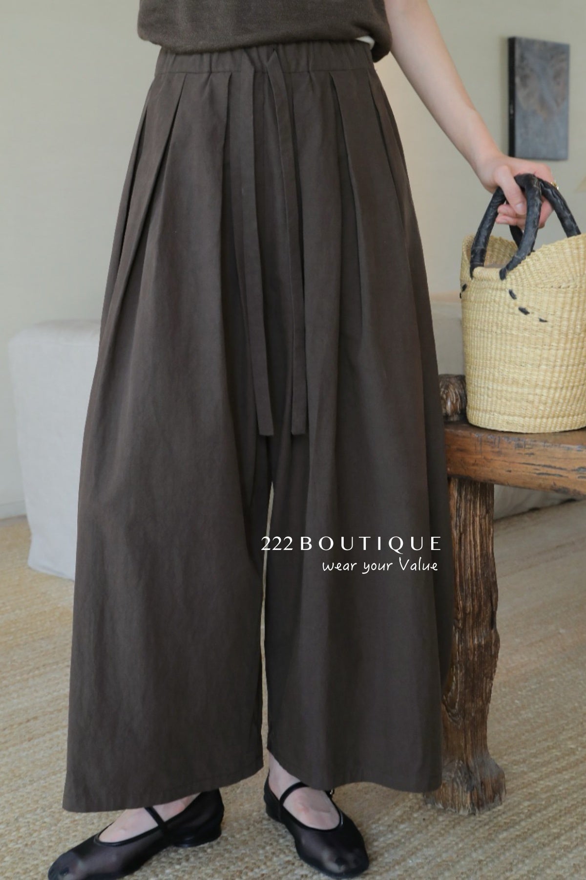 13q30 Straight-leg summer trousers – minimalist and breathable