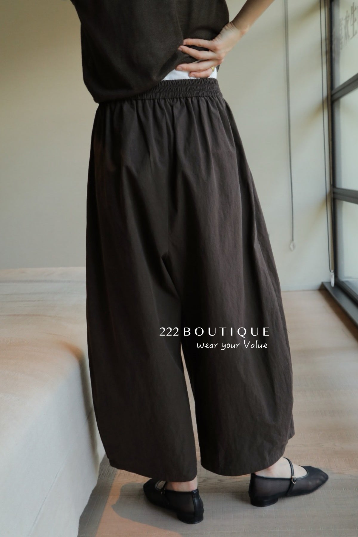 13q30 Straight-leg summer trousers – minimalist and breathable