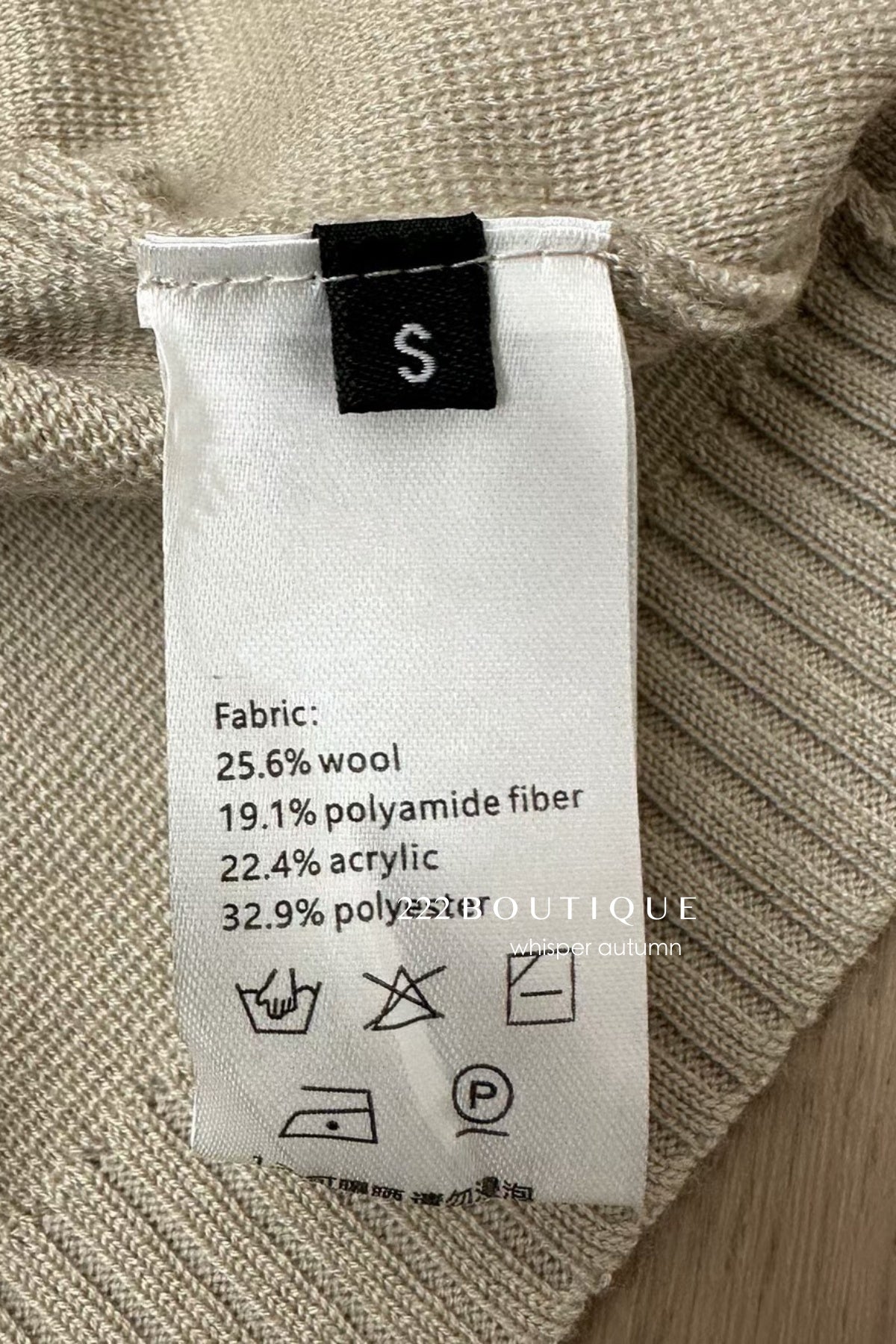 16a111 Short-sleeve V-neck cashmere top