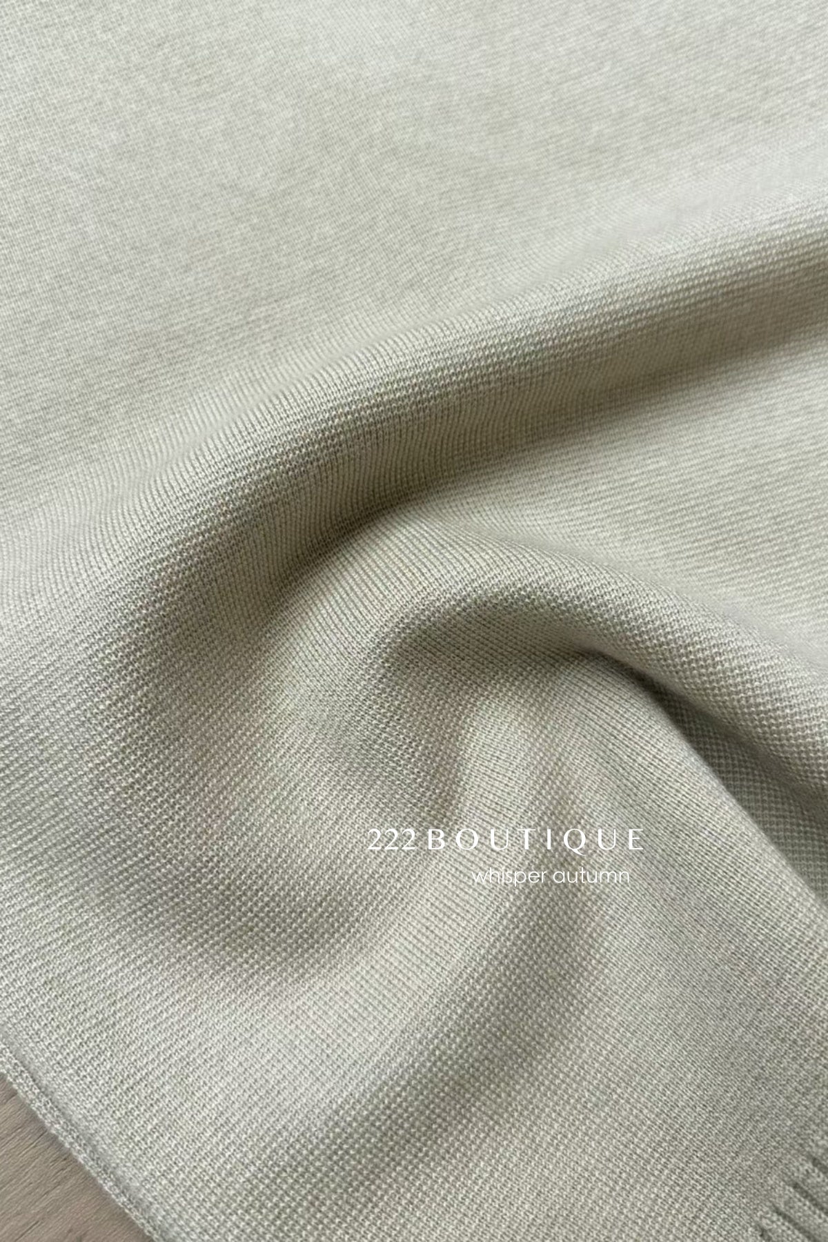 16a111 Short-sleeve V-neck cashmere top