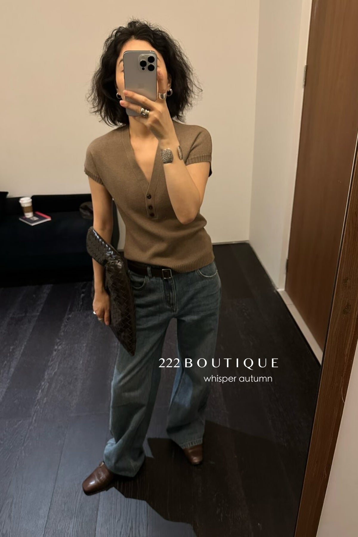 16a111 Short-sleeve V-neck cashmere top
