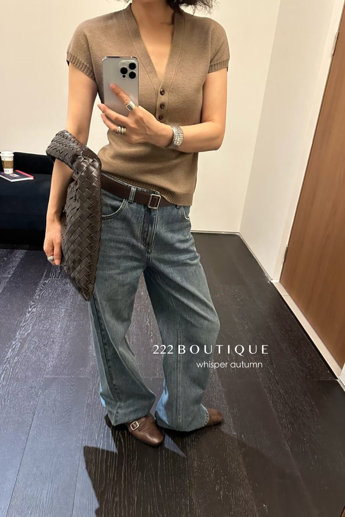 16a111 Short-sleeve V-neck cashmere top